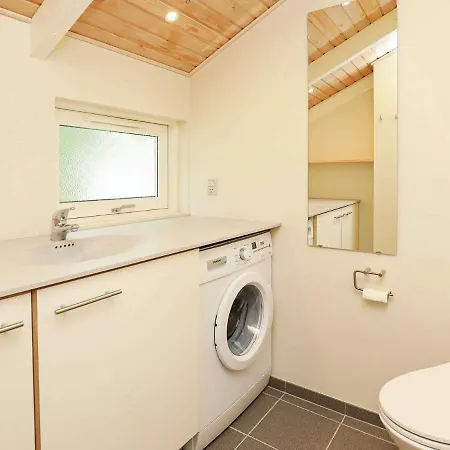 6 Person In Albaek-by Traum